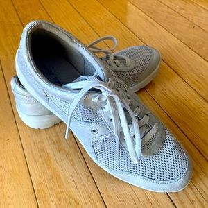 Easy Spirit silver sneakers